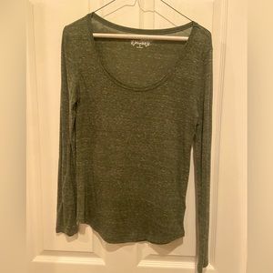 Mudd Women’s Scoopneck Ling Sleeved T-shirt, dark heathered green